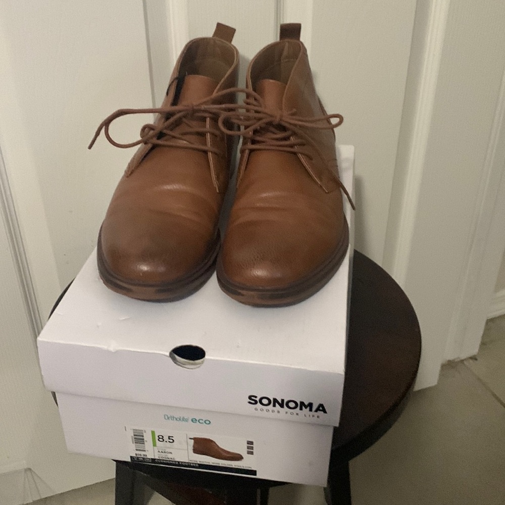 Sonoma Aaron Mens Boots 8.5 NWT